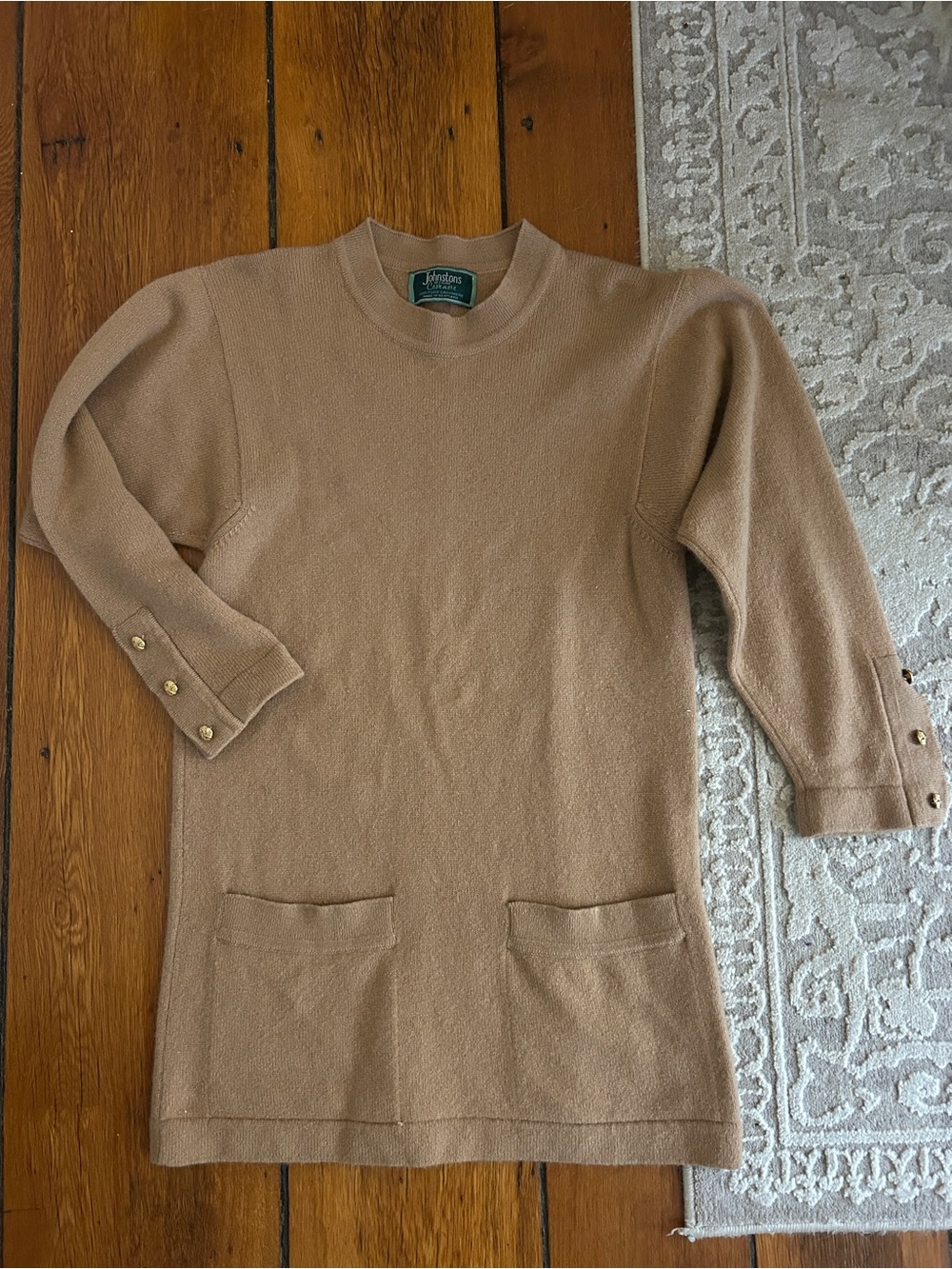 Johnstons of Elgin pure cashmere sweater
